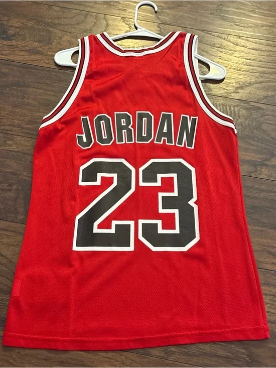 Vintage Champion- Michael Jordan- Chicago Bulls Jersey (red) size 40 - Picture 7 of 9